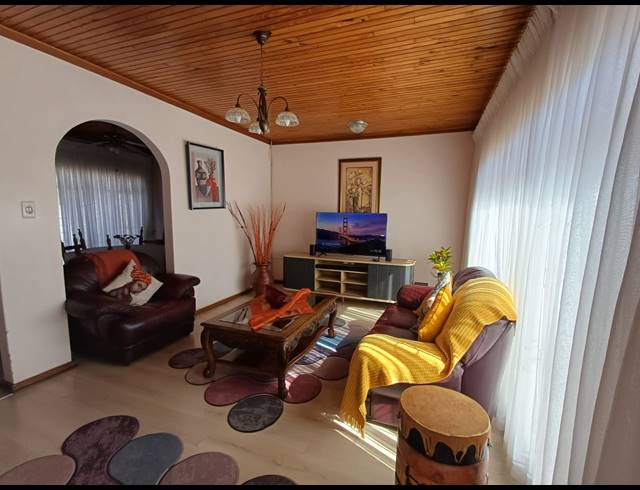 3 BEDROOM HOUSE FOR SALE IN VANDERBIJLPARK CE 5
